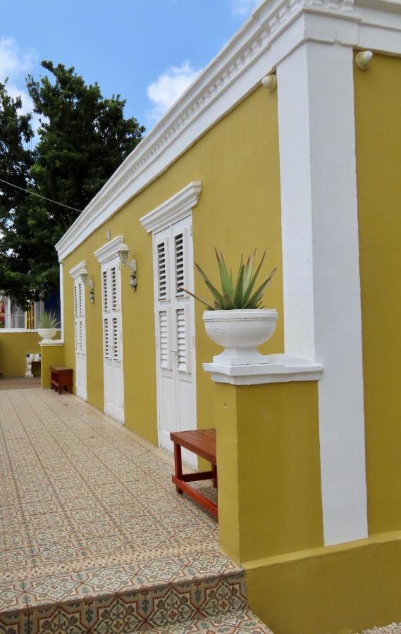 Historic Building The Palm Backyard Studio-Apartment Willemstad, Curacao Feel Home Away From Home Екстериор снимка