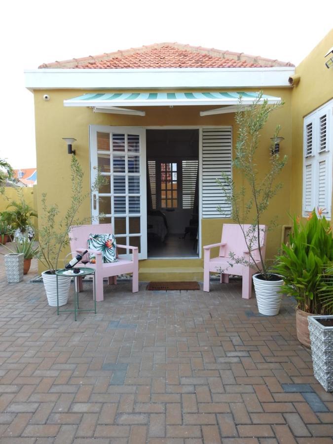 Historic Building The Palm Backyard Studio-Apartment Willemstad, Curacao Feel Home Away From Home Екстериор снимка