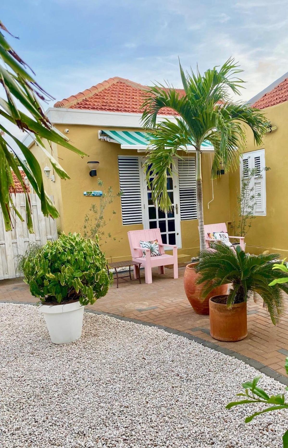 Historic Building The Palm Backyard Studio-Apartment Willemstad, Curacao Feel Home Away From Home Екстериор снимка